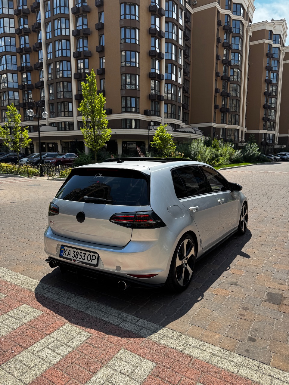 Volkswagen Golf GTI - фото 8