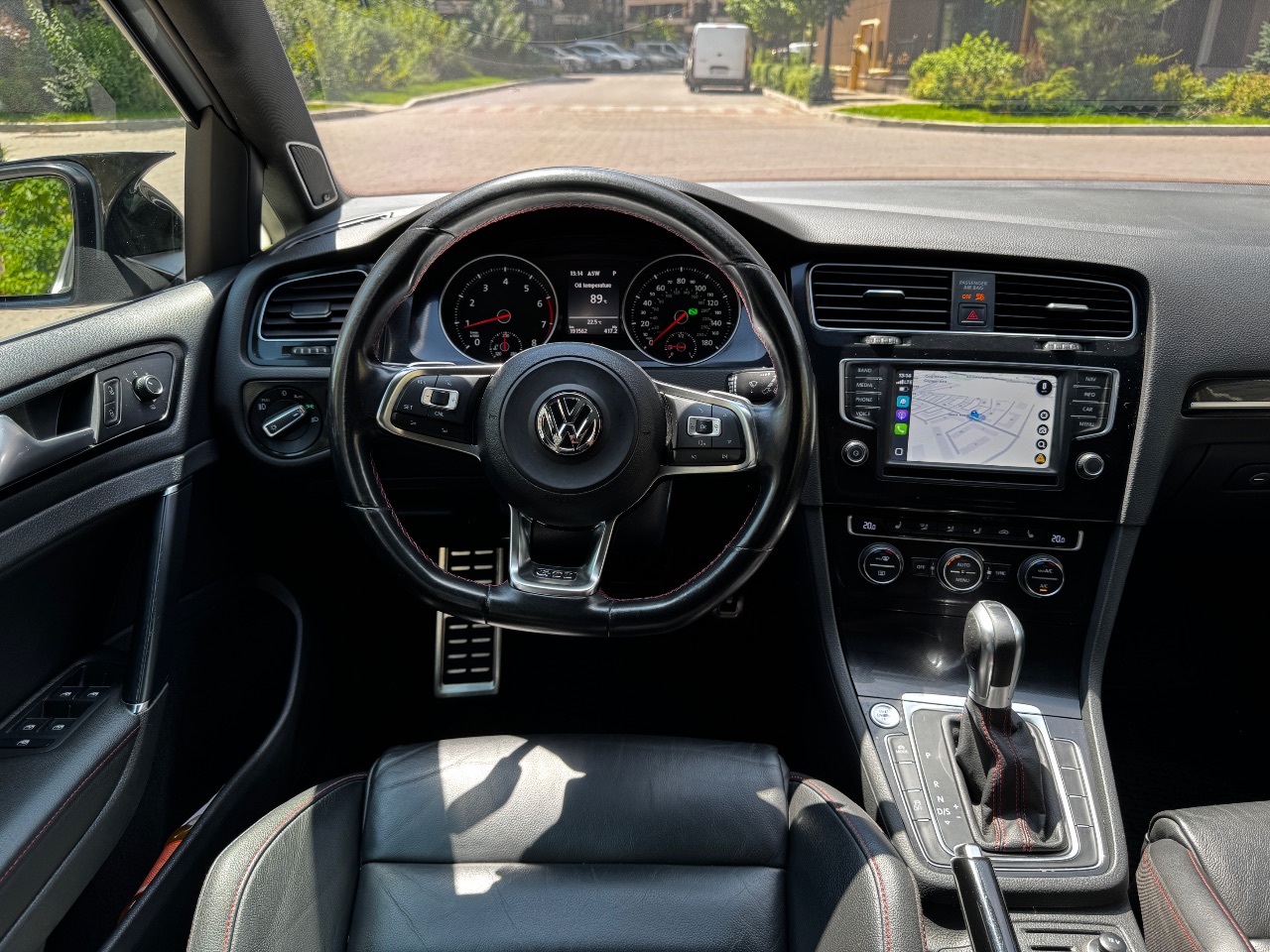 Volkswagen Golf GTI - фото 10