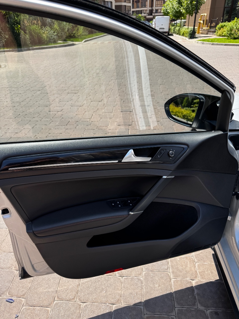 Volkswagen Golf GTI - фото 2