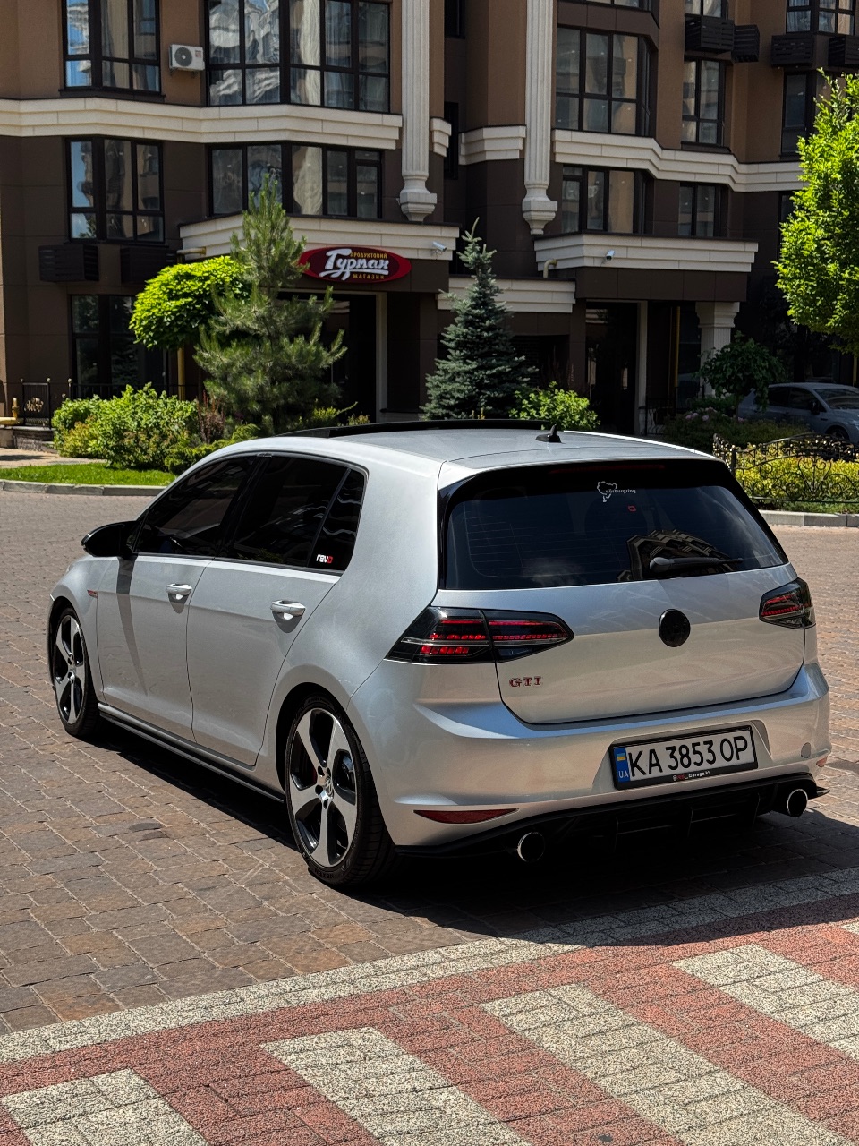 Volkswagen Golf GTI - фото 13