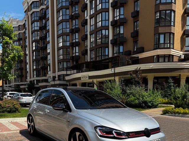Volkswagen Golf GTI - зображення 1