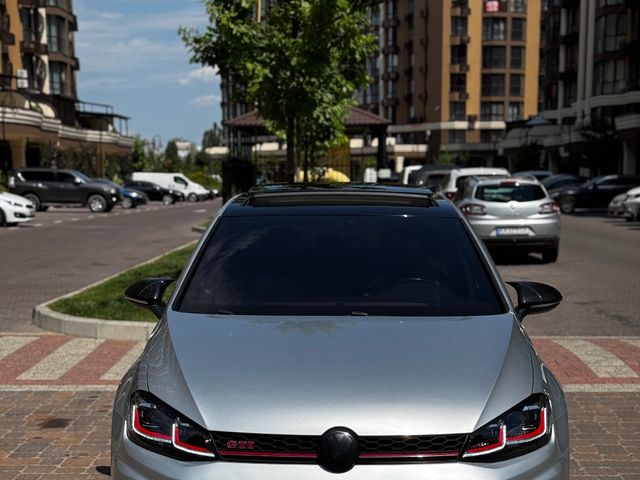 Volkswagen Golf GTI - зображення 4