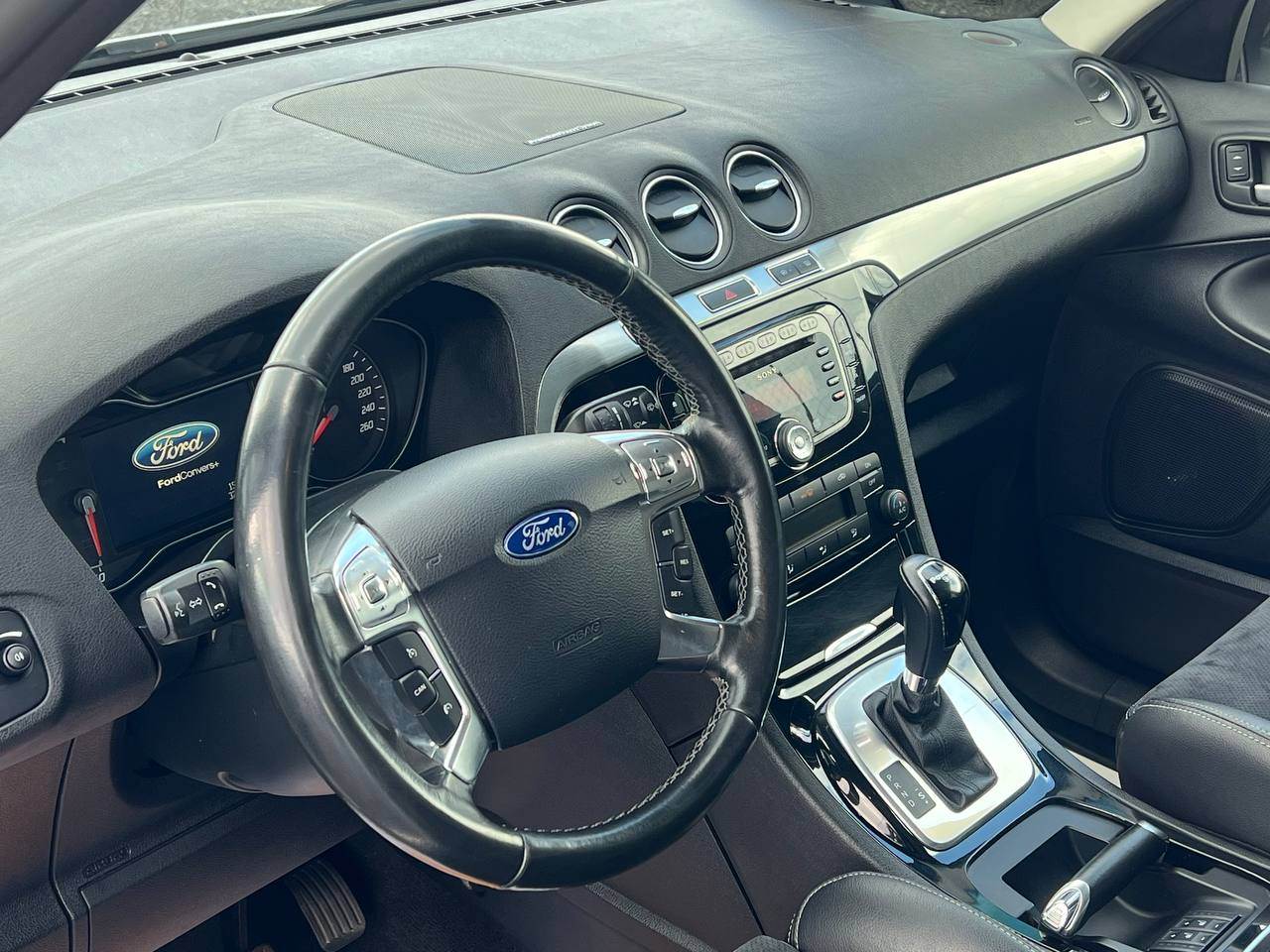 Ford S-MAX - фото 9