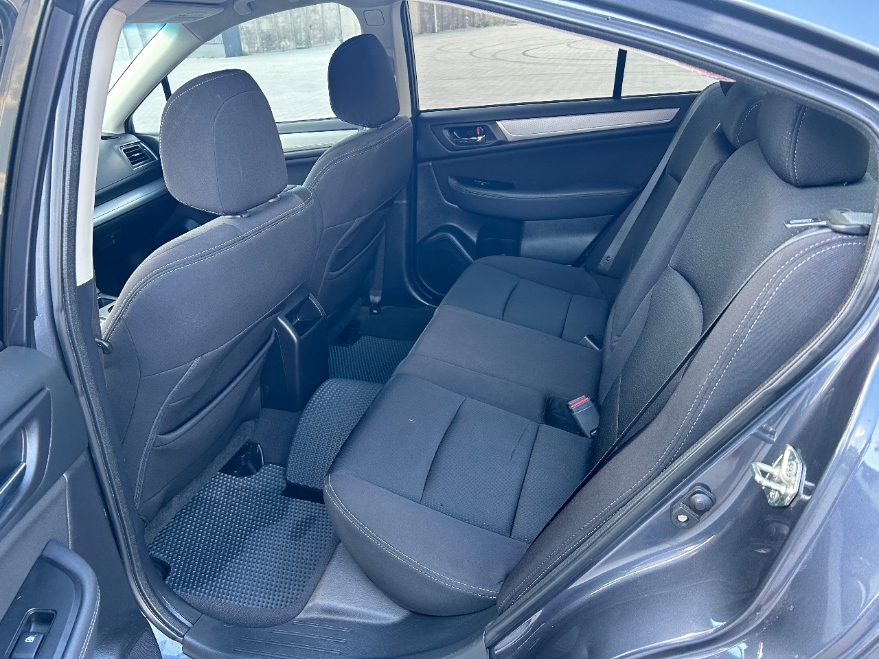 Subaru Legacy - фото 6