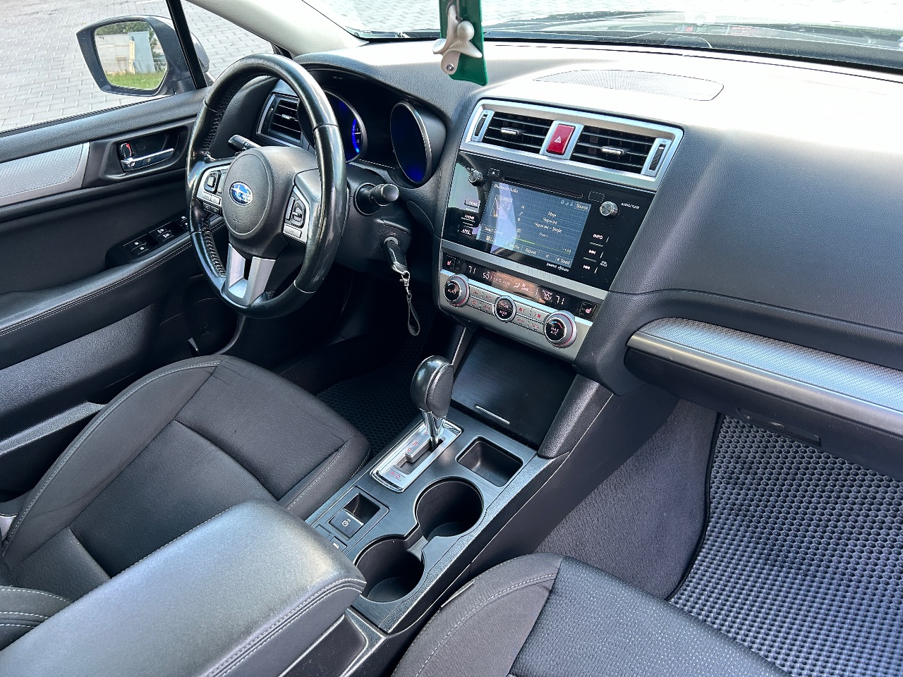 Subaru Legacy - фото 7