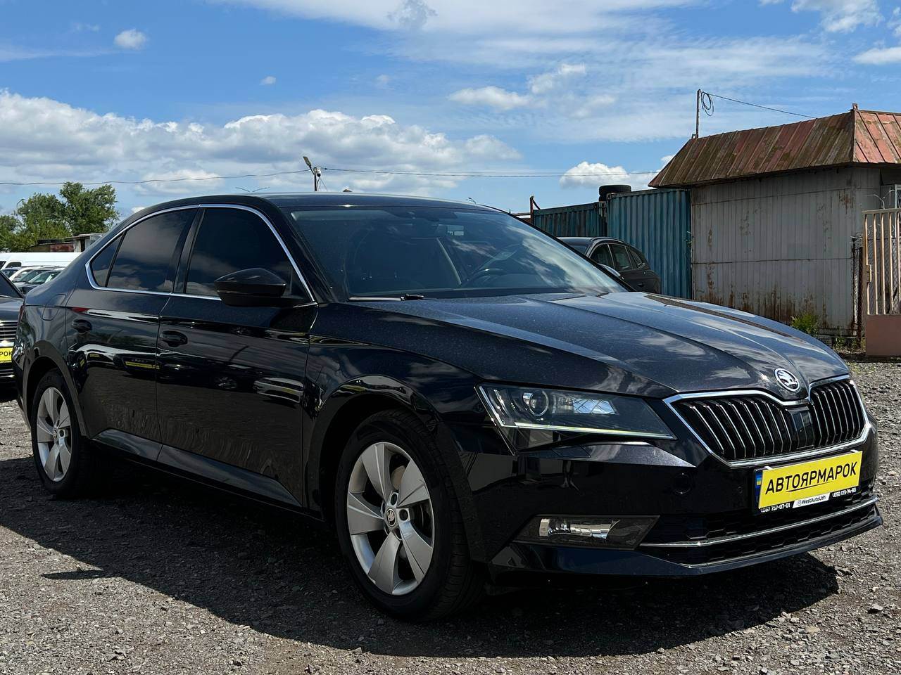 Skoda Superb - фото 12