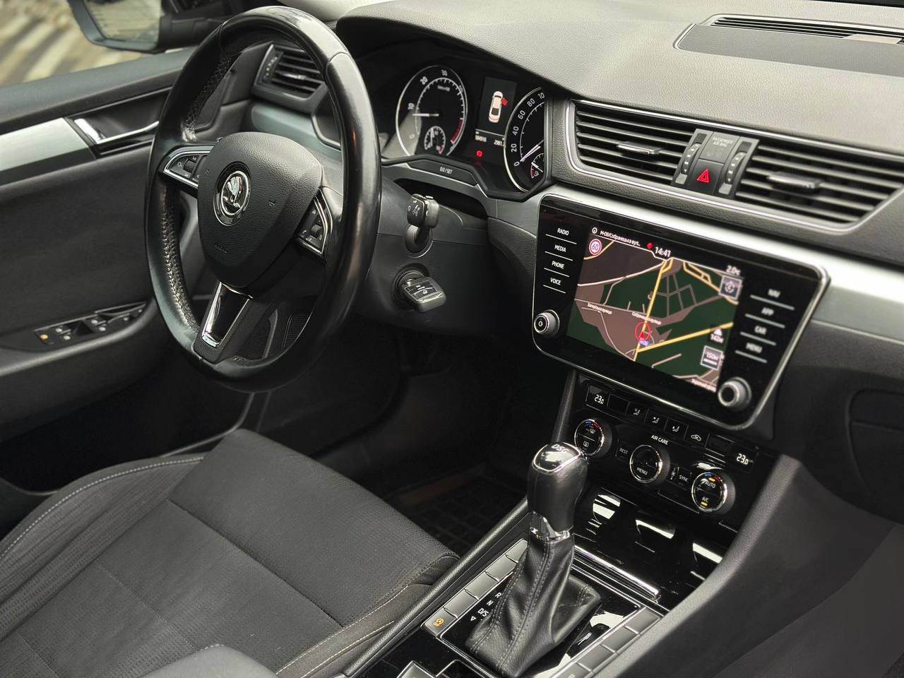 Skoda Superb - фото 11