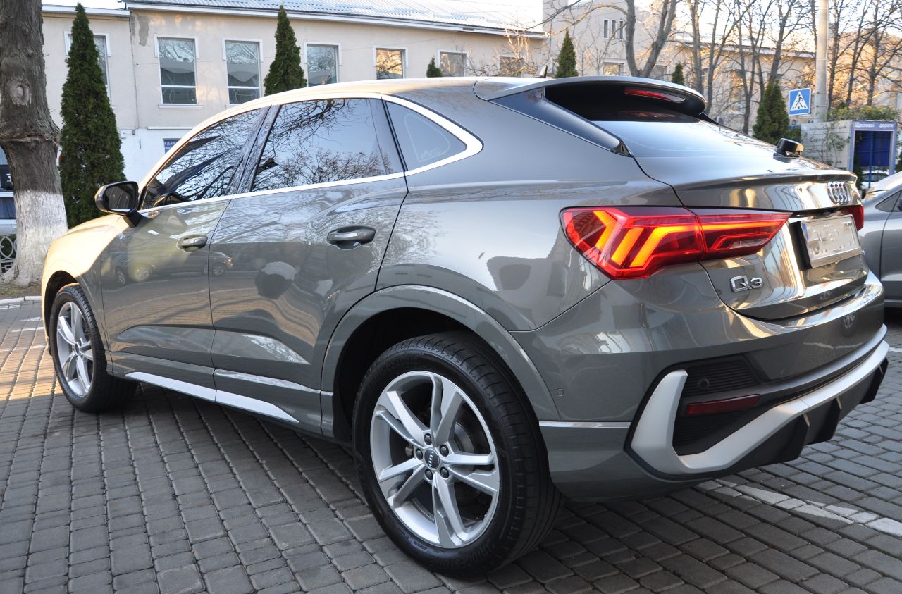 Audi Q3 Sportback - фото 3