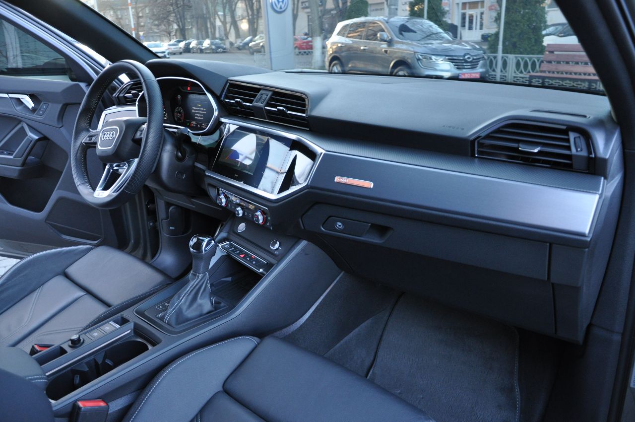 Audi Q3 Sportback - фото 18