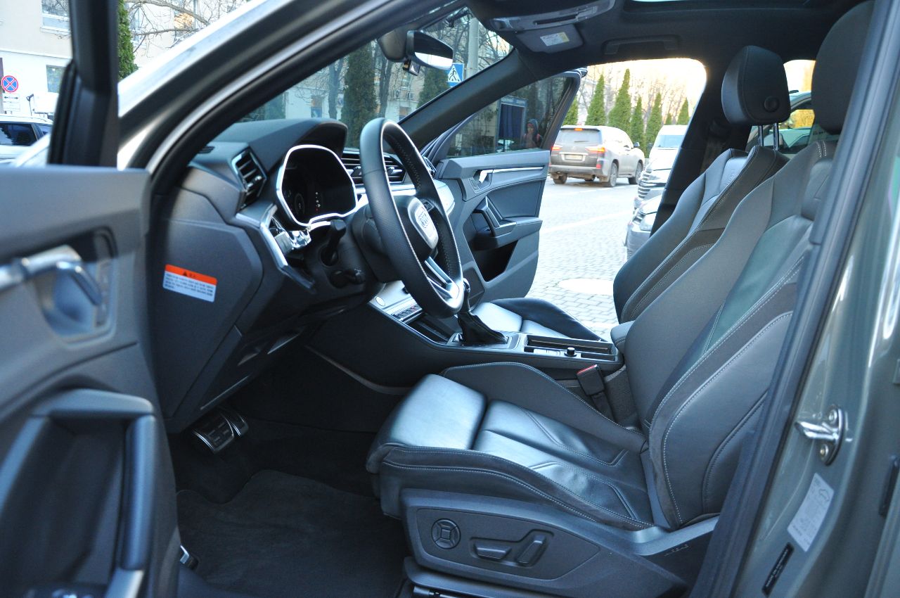Audi Q3 Sportback - фото 26