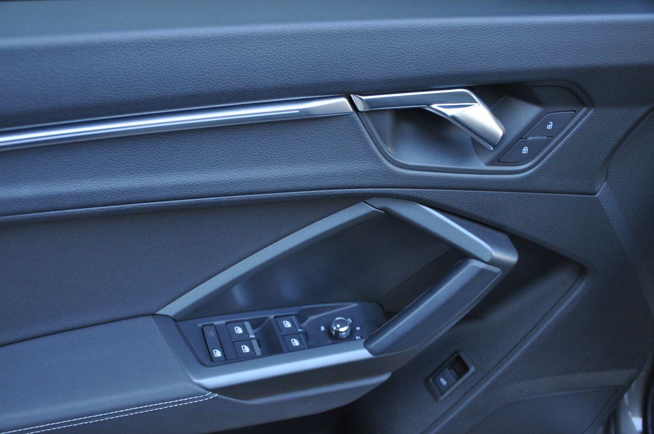 Audi Q3 Sportback - фото 25