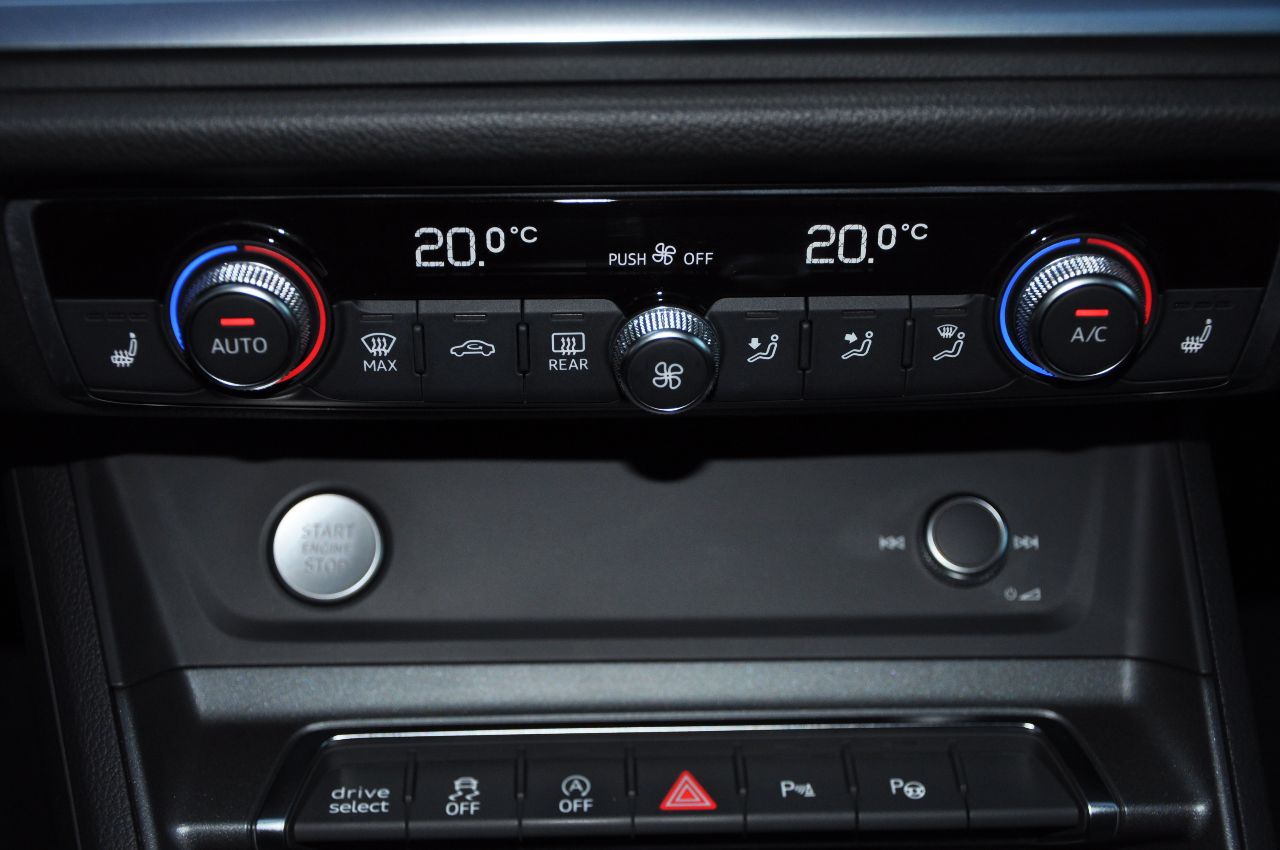 Audi Q3 Sportback - фото 41