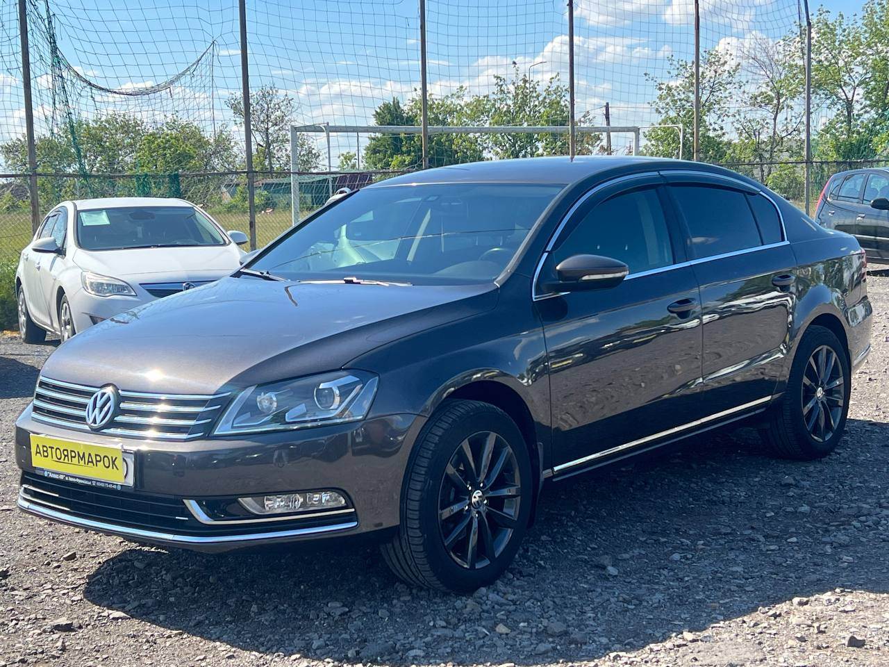 Volkswagen Passat - фото 2