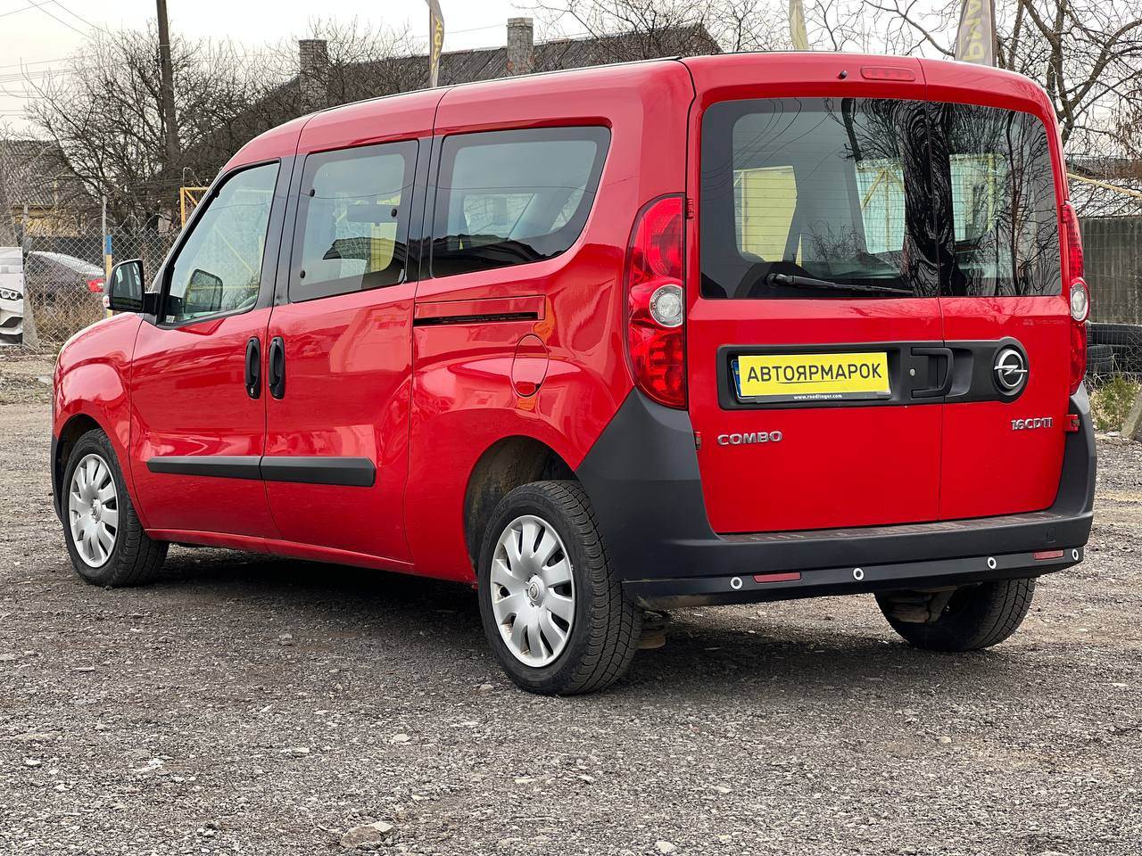 Opel Combo - фото 16