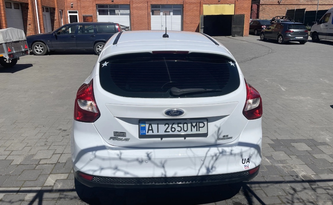 Ford Focus - фото 5