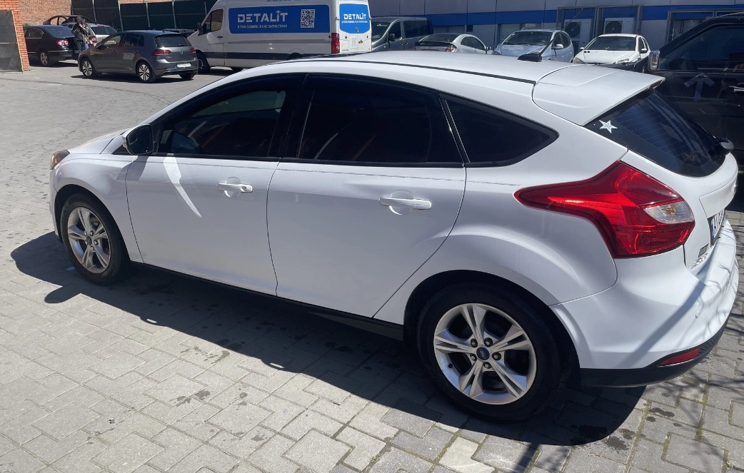 Ford Focus - фото 3
