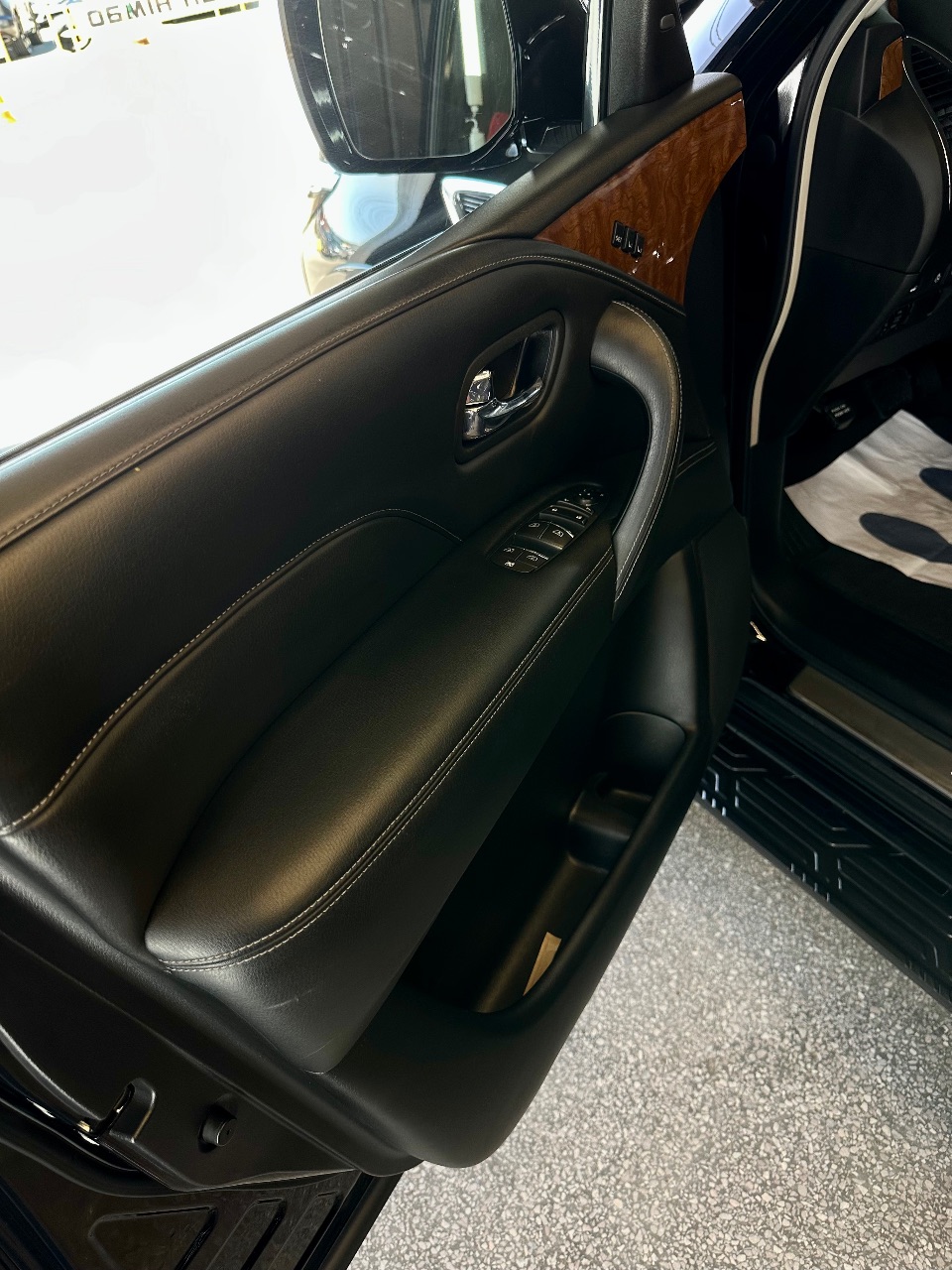 Infiniti QX80 - фото 9