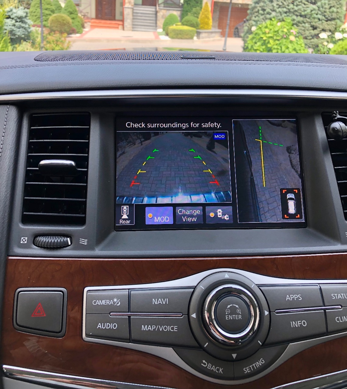 Infiniti QX80 - фото 11