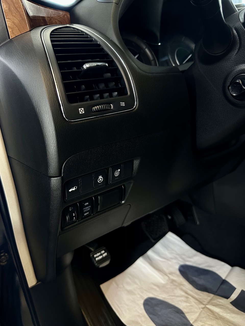 Infiniti QX80 - фото 7