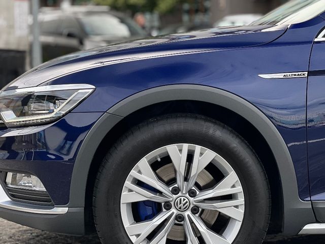 Volkswagen Passat - фото 4