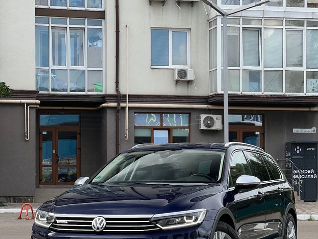 Volkswagen Passat - фото 1