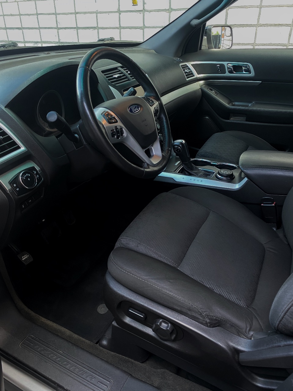 Ford Explorer - фото 7