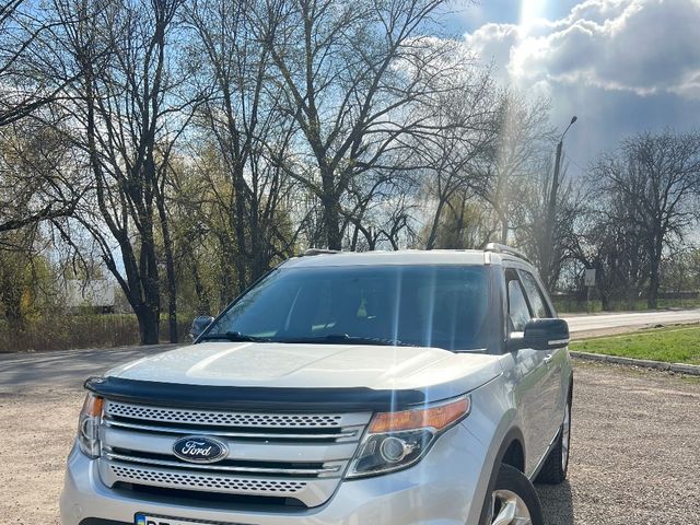 Ford Explorer - зображення 1