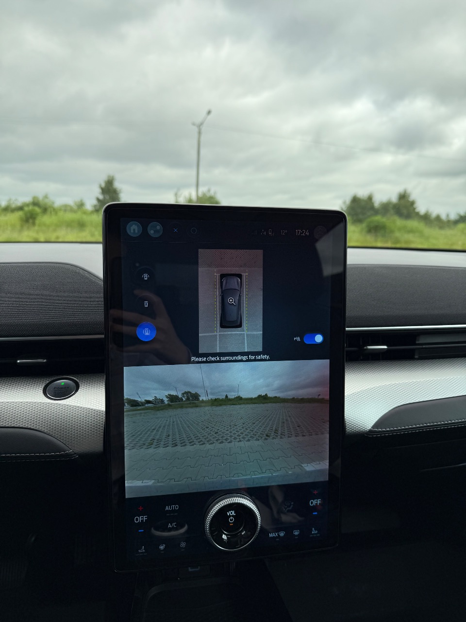 Ford Mustang Mach-E - фото 24