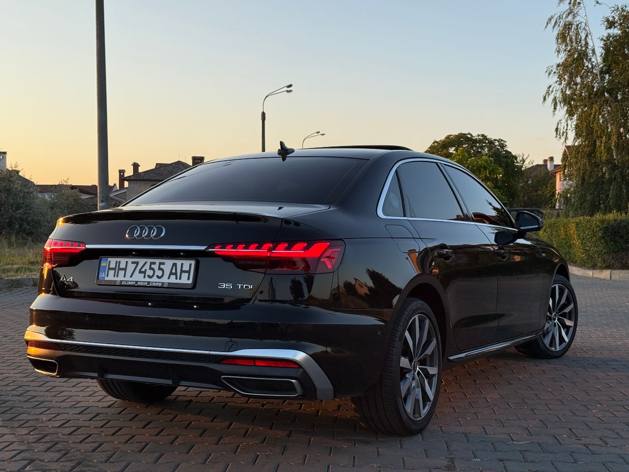 Audi A4 - фото 10