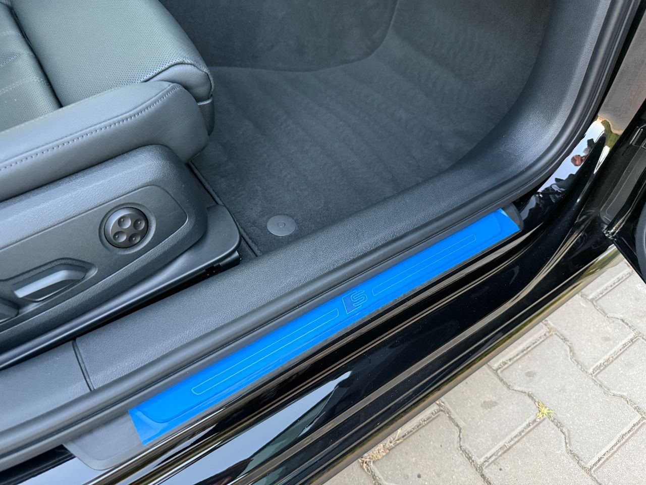 Audi A4 - фото 24