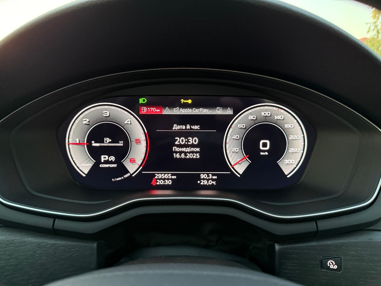 Audi A4 - фото 15