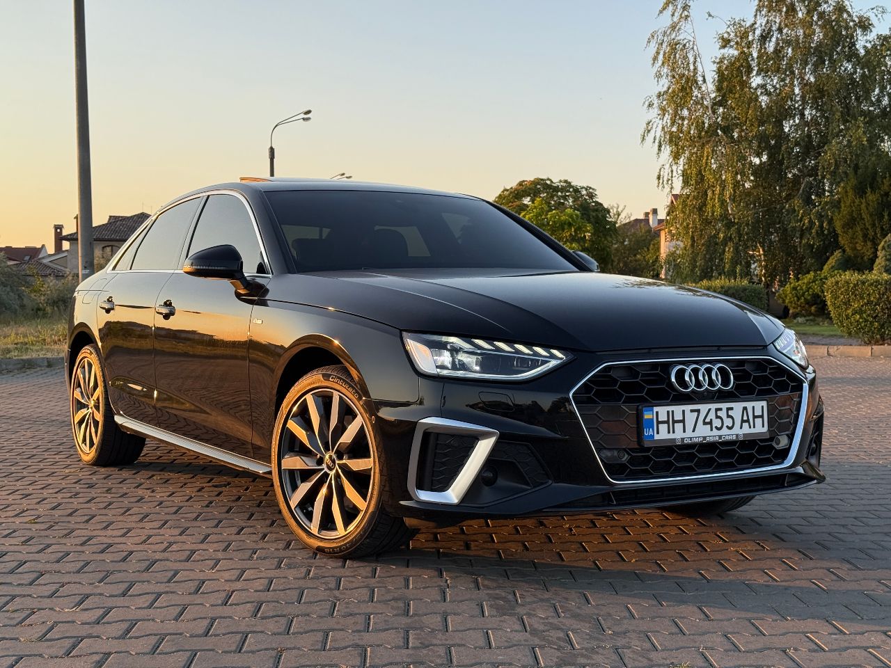 Audi A4 - фото 25