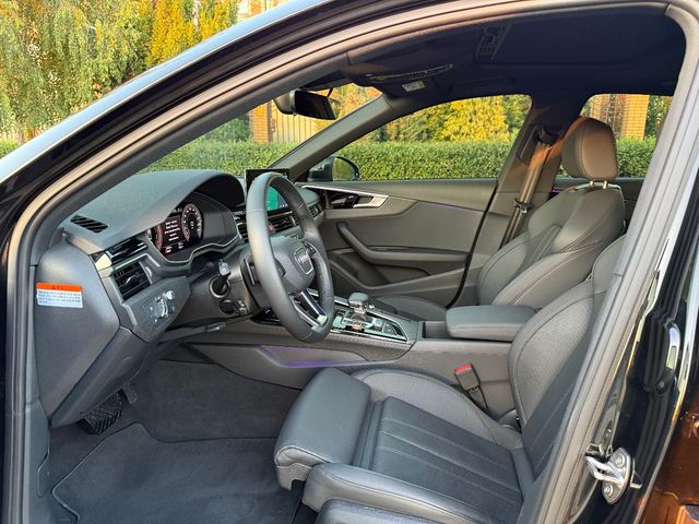 Audi A4 - фото 5