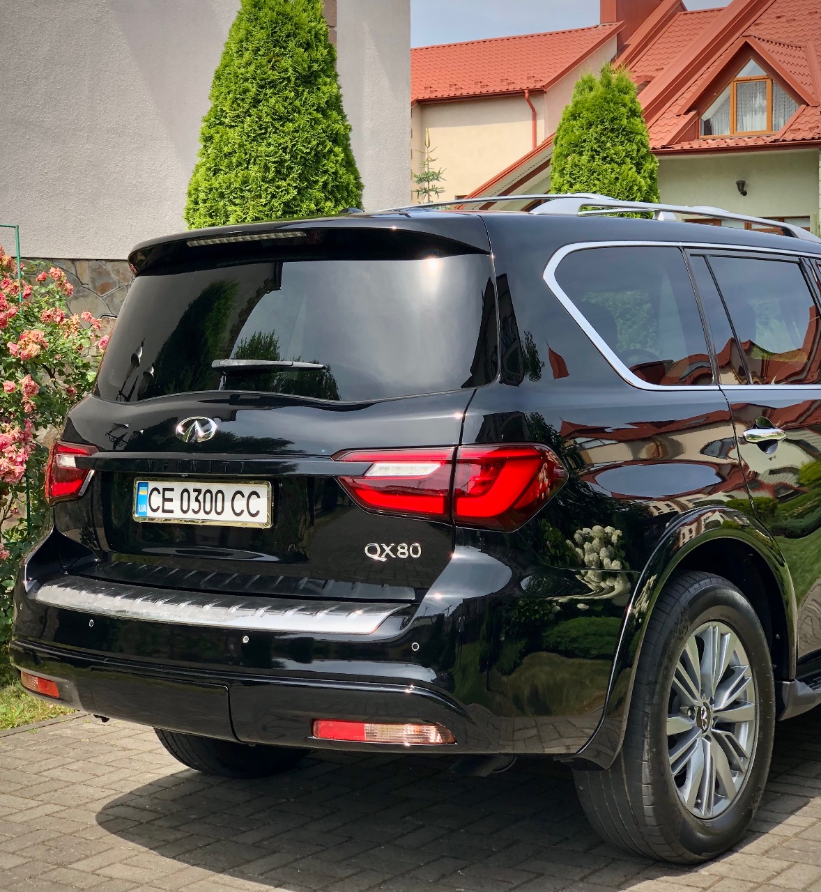 Infiniti QX80 - фото 17