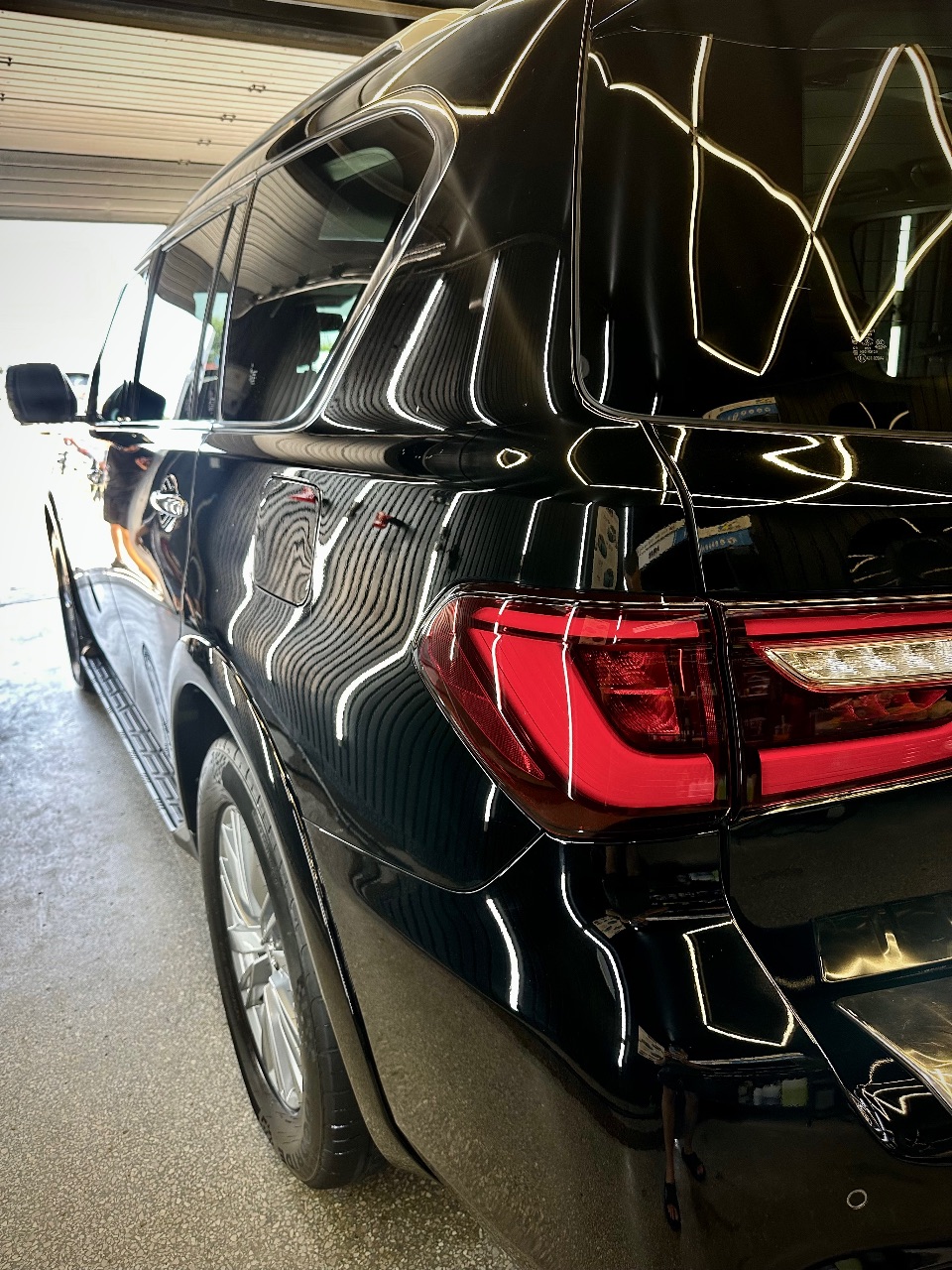 Infiniti QX80 - фото 7