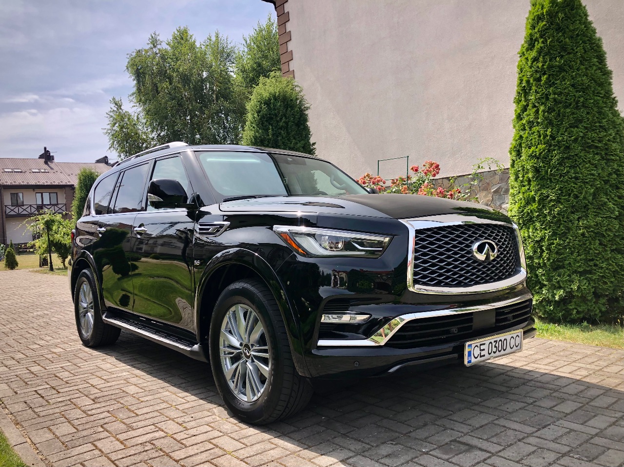 Infiniti QX80 - фото 11