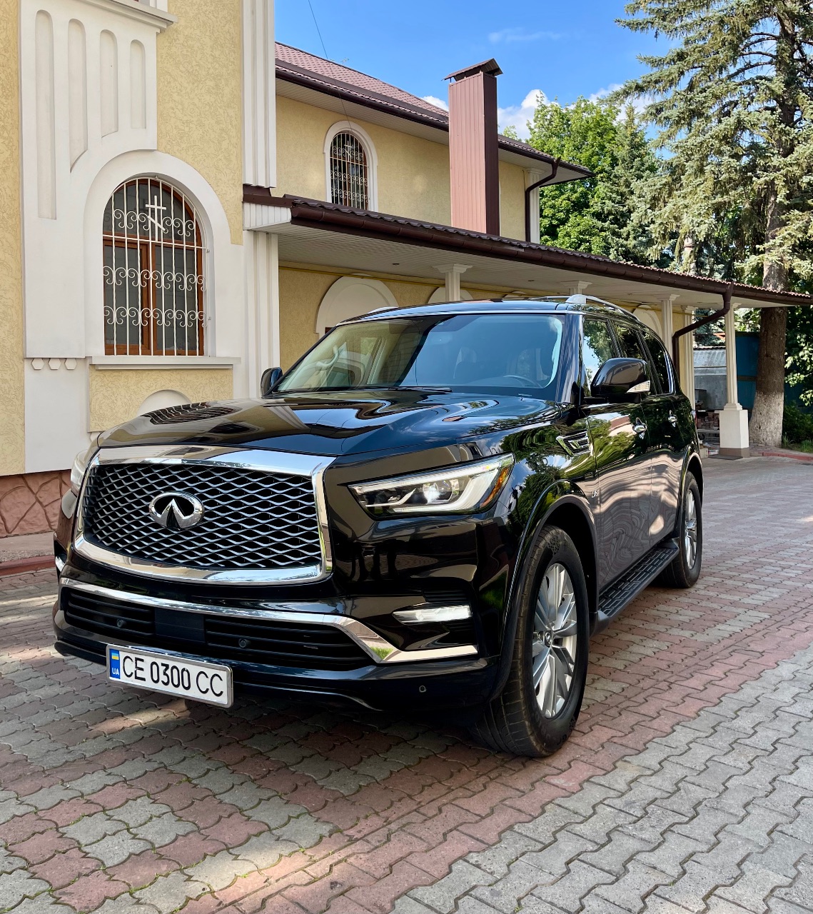 Infiniti QX80 - фото 28