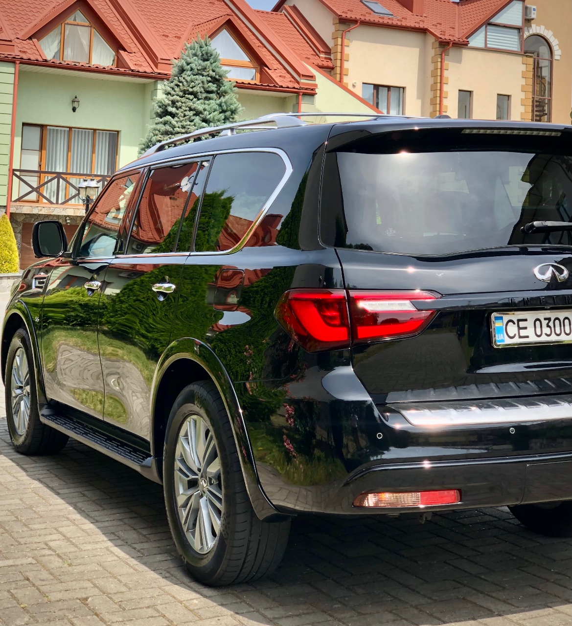 Infiniti QX80 - фото 19