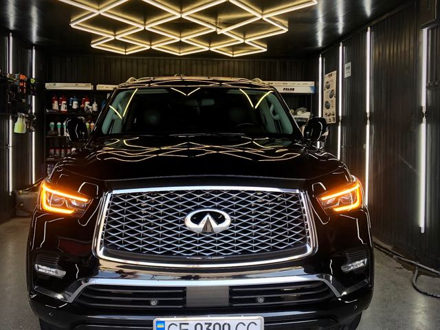 Infiniti QX80 - фото 1