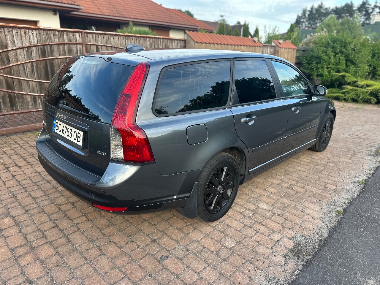 Volvo V50 - фото 3