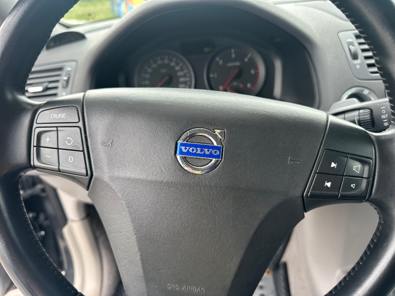 Volvo V50 - фото 14