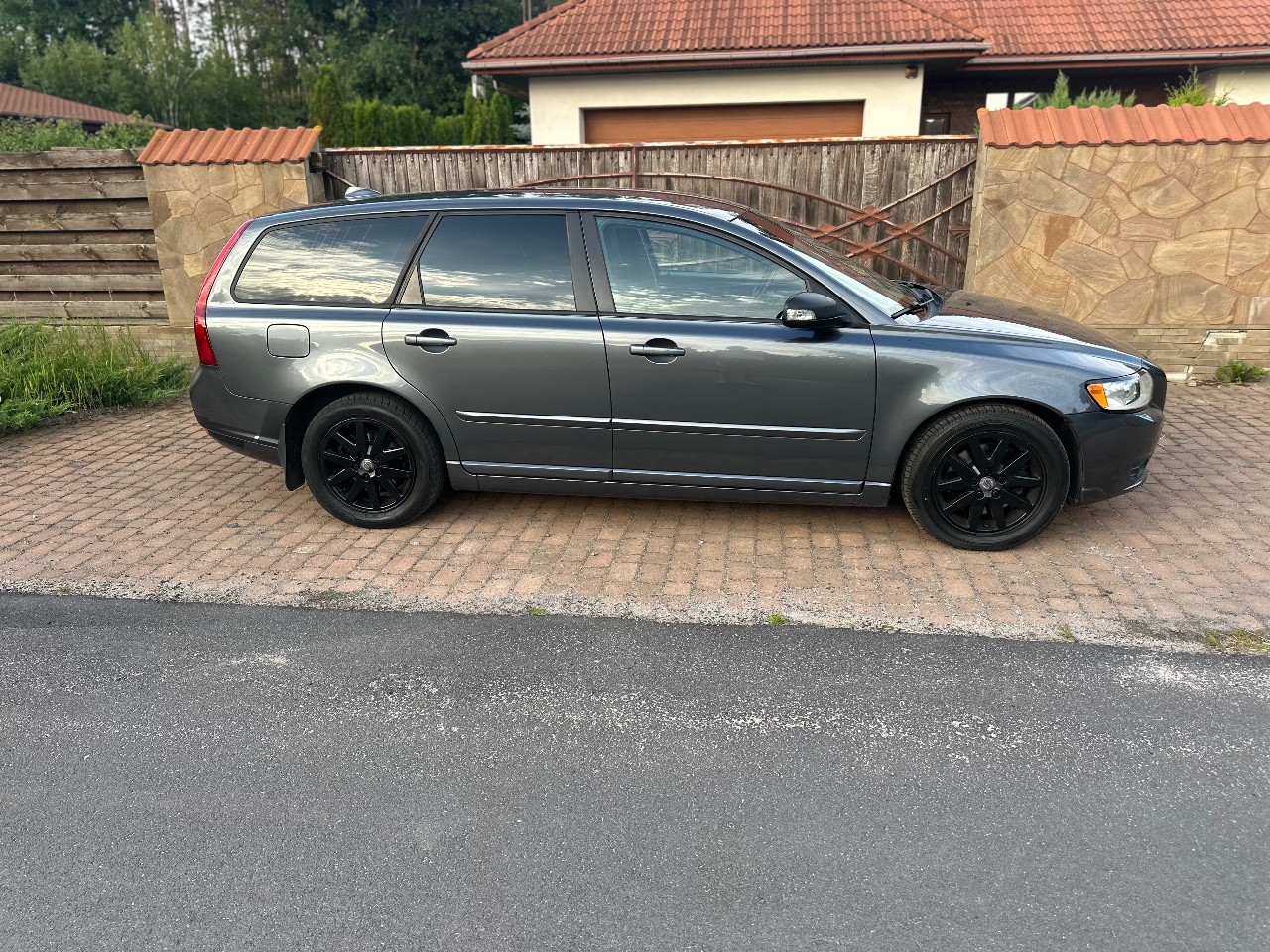 Volvo V50 - фото 11