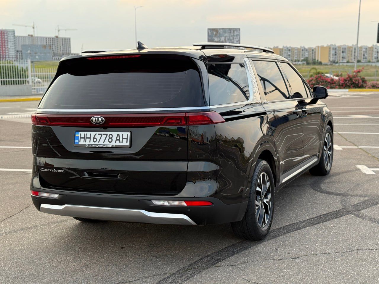 Kia Carnival - фото 2