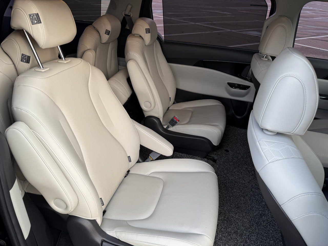 Kia Carnival - фото 32