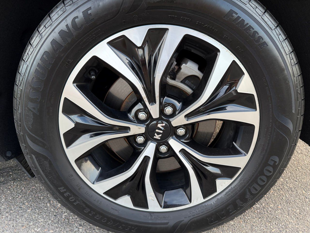 Kia Carnival - фото 39