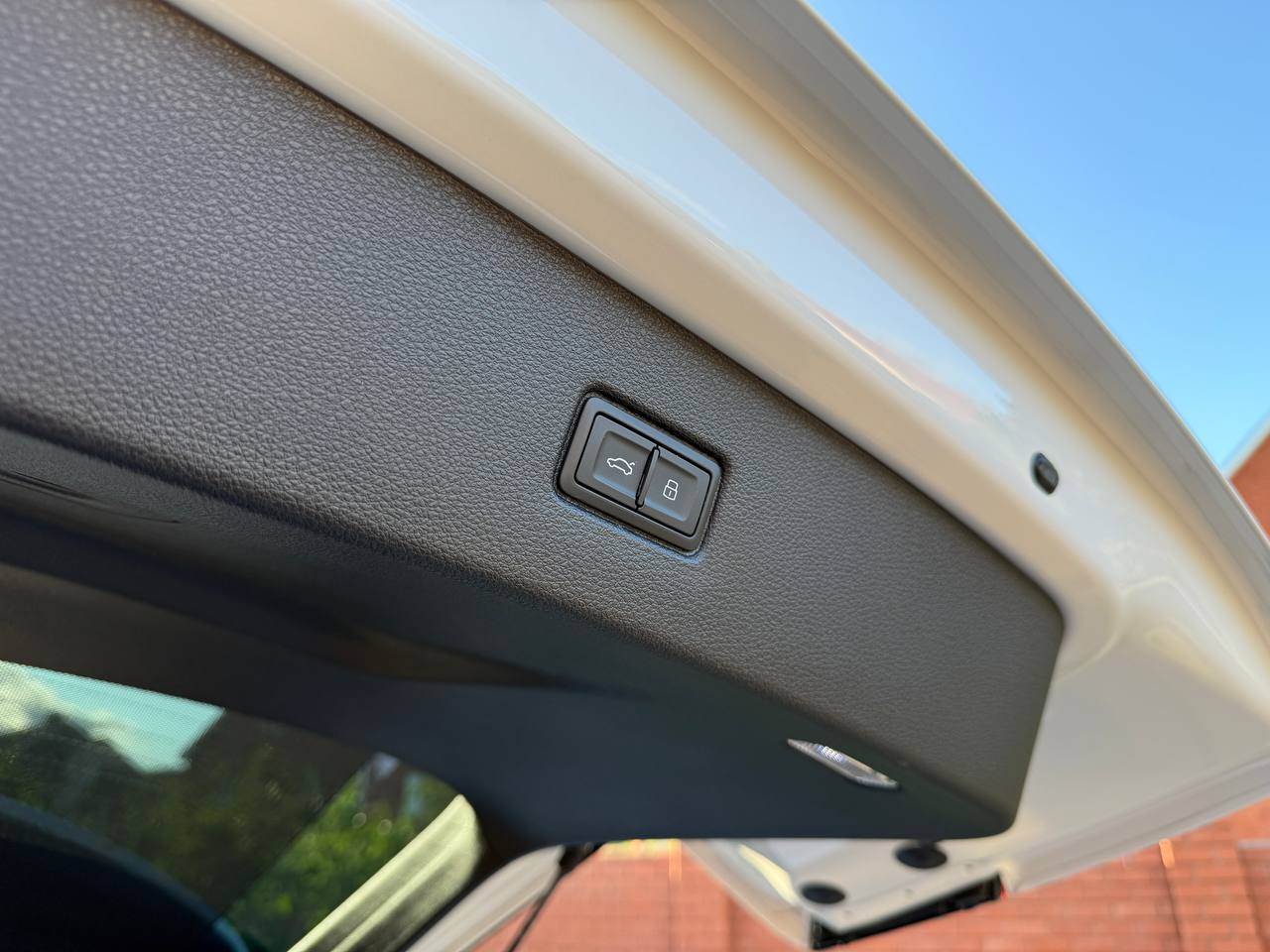 Audi Q7 - фото 10