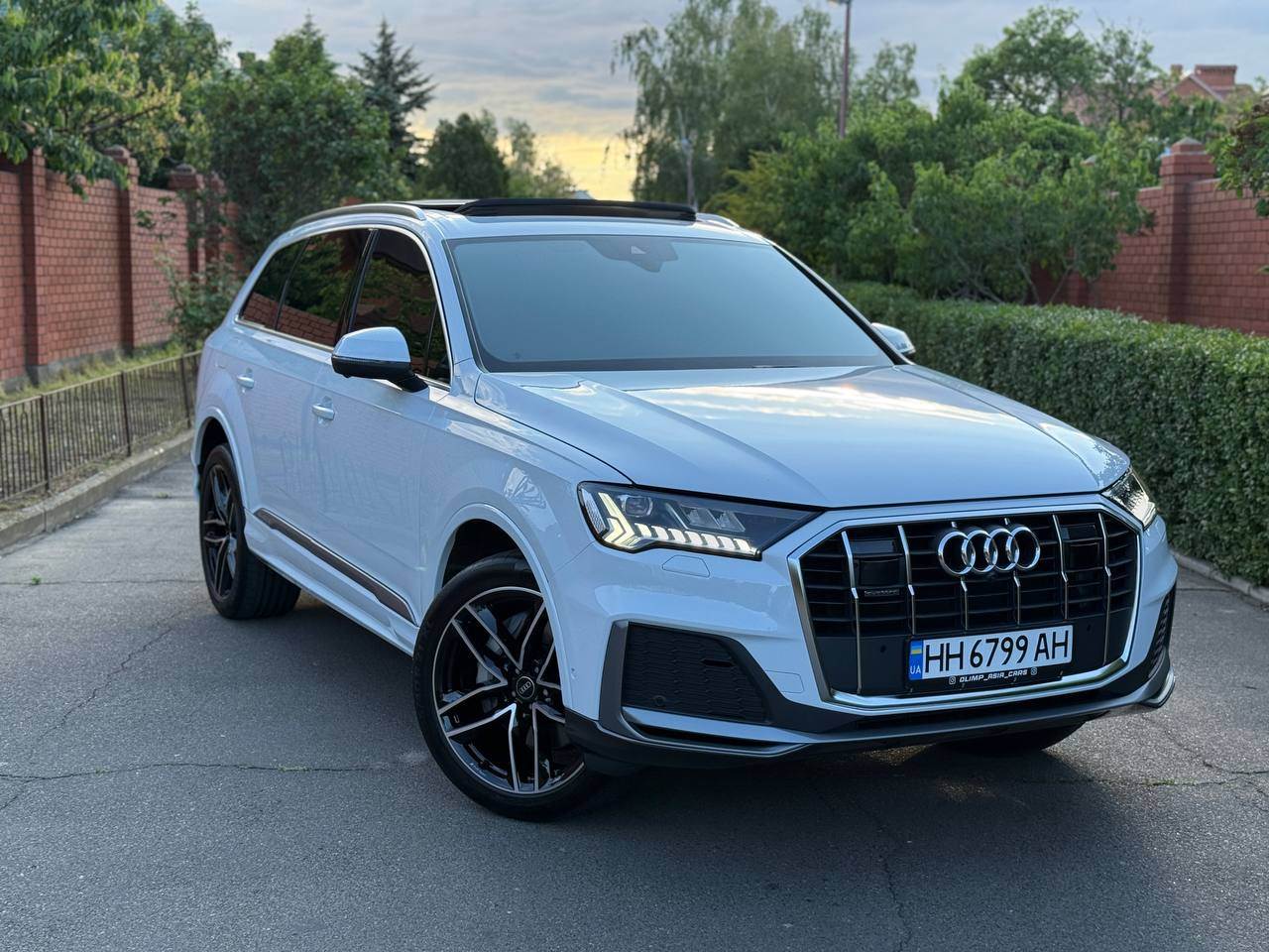 Audi Q7 - фото 1