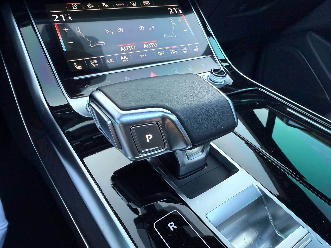 Audi Q7 - фото 48