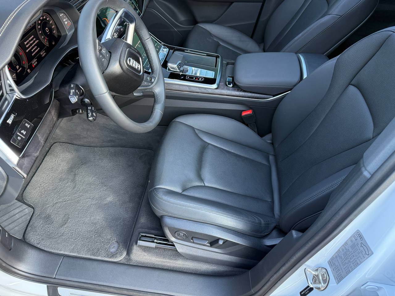 Audi Q7 - фото 38