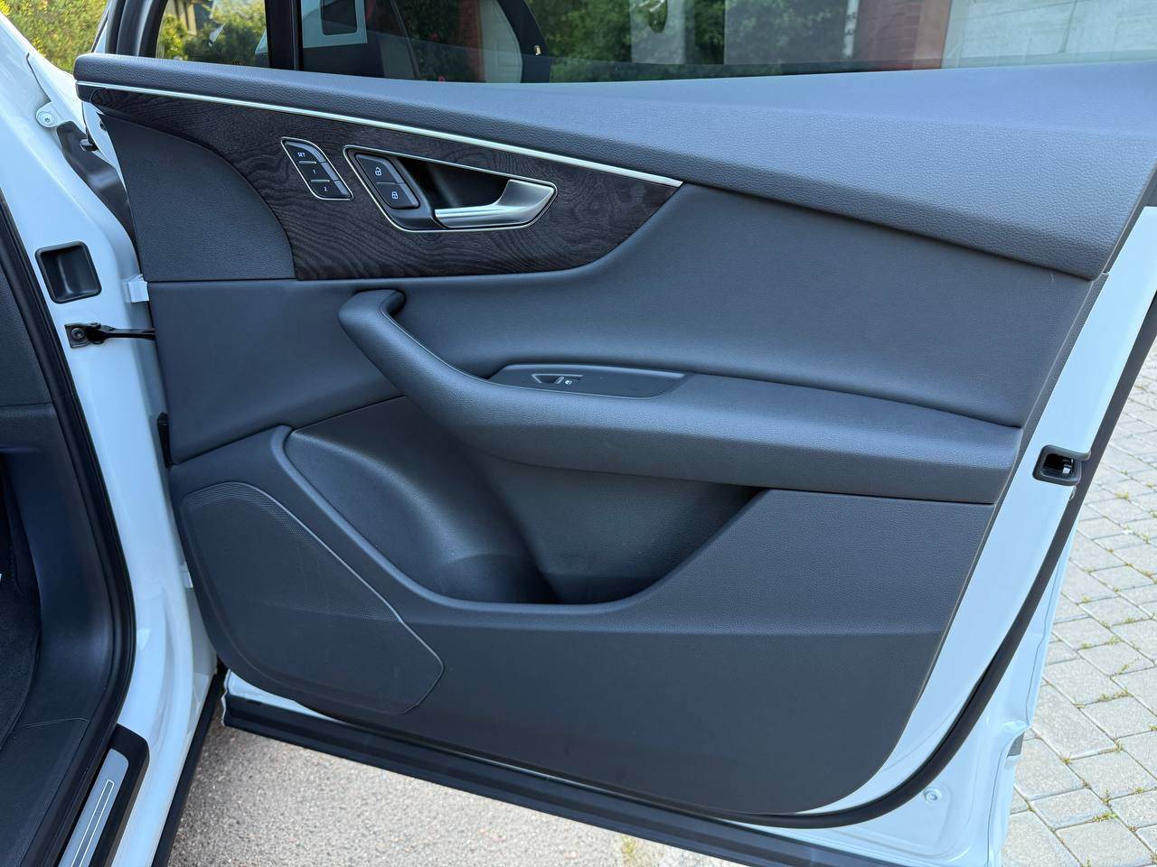 Audi Q7 - фото 28